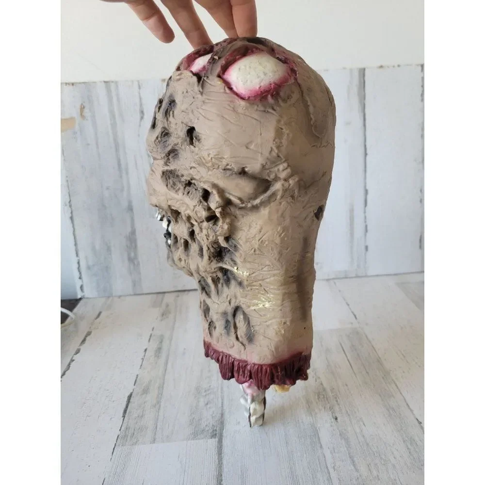 Beheaded‎ zombie head Halloween prop scary skull